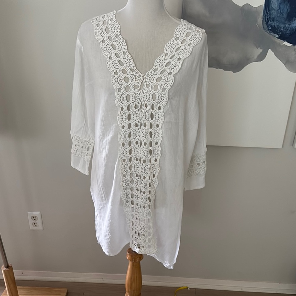 🛑CLEARANCE 🛑 White Lace Trim Tunic swim coverup